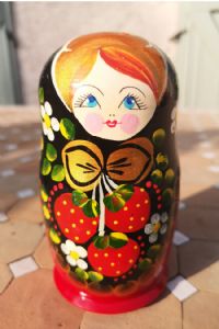Matriochkas Fraises 5 pièces 14 cm - Ciam